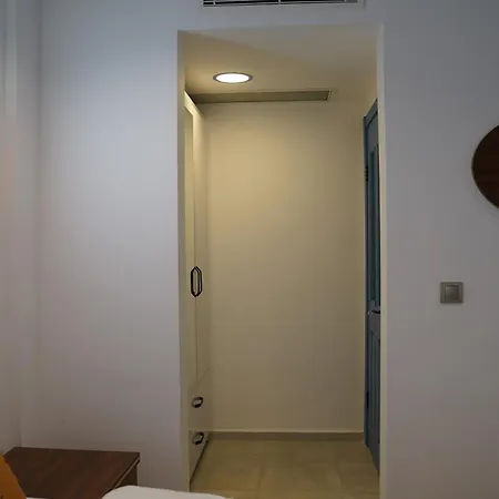 Δωμάτια σε οικογενειακή κατοικία Cayirli Butik Çeşme